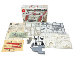 AMT 2050 Penske Can Am Porsche 1/32 Unassembled Model Kit Parts 1979 England